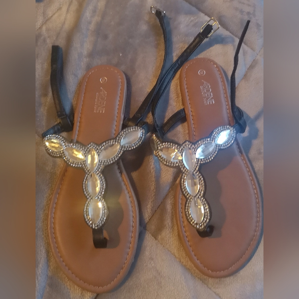 NWOT ARDENE SANDALS